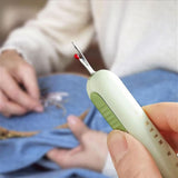 2Pcs 2-in-1 Needle Threader Seam Ripper for Sewing Sewing Seam Ripper Tools Green