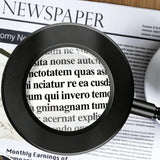 5X Magnifying Glass with LED Light 3 Color Modes Adjustable Desk Magnifier with Clip for Reading Crafts Black